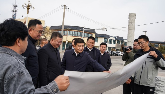 肅州區(qū)委副書記、區(qū)長宋濟(jì)民調(diào)研生態(tài)公司酒泉火車站站房改造提升項目復(fù)工復(fù)產(chǎn)情況